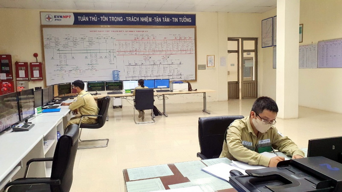 Trực vận hành tại TBA 500kV Nho Quan tuân thủ qui định phòng chống dịch Covid-19