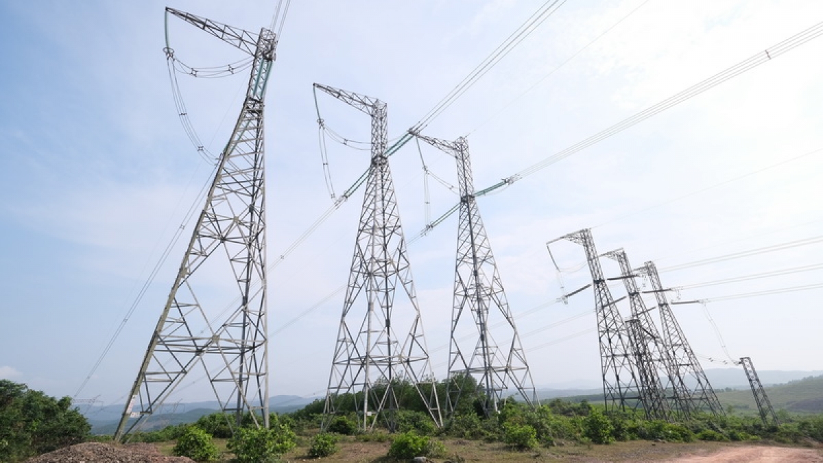 Vị trí 153 ĐZ 500kV Vũng Áng - Đà Nẵng (ĐZ500kV Bắc Nam mạch 1) và VT 756 (Đảo pha) ĐZ 500kV Đà Nẵng - Hà Tĩnh 2 (ĐZ 500kV Bắc Nam mạch 2) điểm cuối danh giới quản lý vận hành giữa PTC1 và PTC2