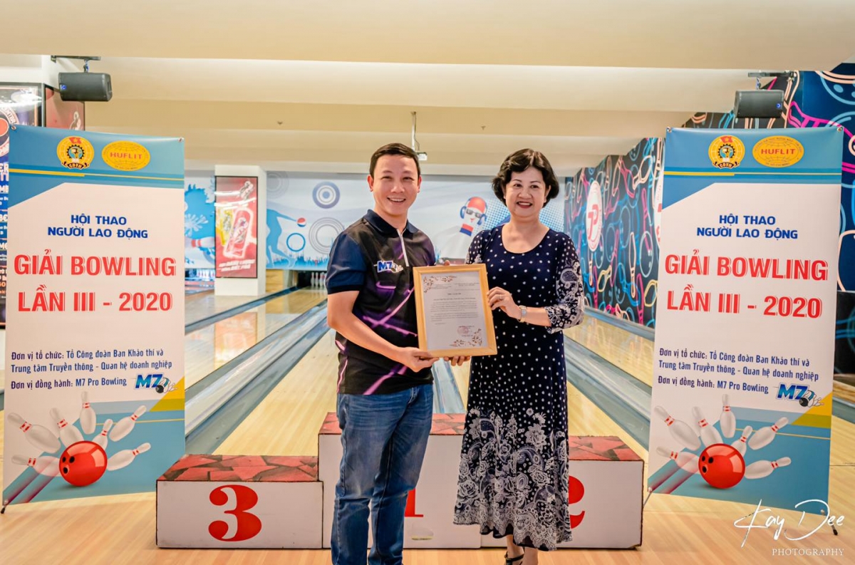 VĐV Trần Anh Tuấn cũng là Quản lý của trung tâm Bowling hiện đại tại Tp Hồ Chí Minh