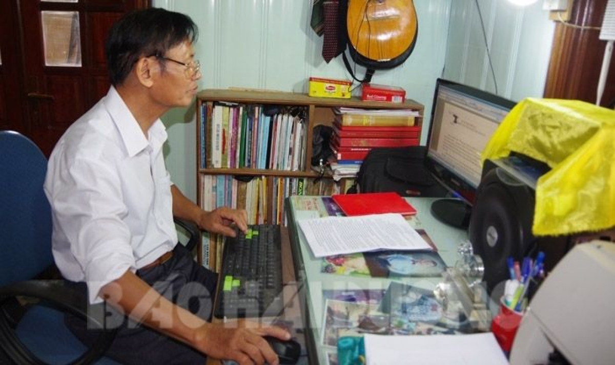 Nhà giáo Nguyễn Hữu Dũng ở xã Văn Tố, huyện Tứ Kỳ, Hải Dương (Ảnh KT)
