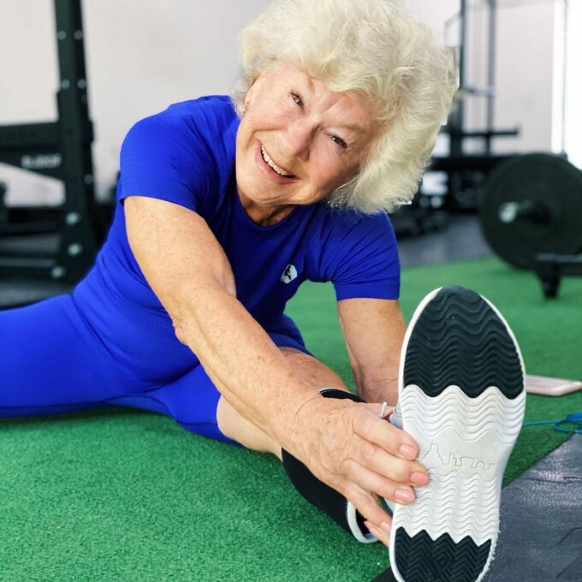 MacDonald chia sẻ hình ảnh, video tập luyện trên mạng xã hội. Ảnh: trainwithjoan.