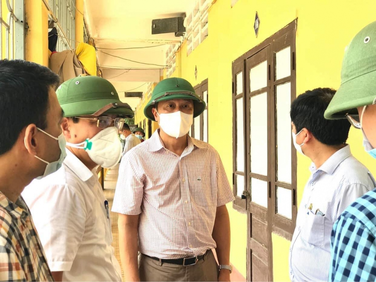 Thứ trưởng Bộ Y tế Nguyễn Trường Sơn khảo sát Trường Cao đẳng Ngô Gia Tự, Bắc Giang.