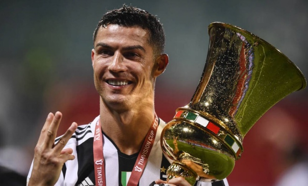 Ronaldo lập hàng loạt kỷ lục trong sự nghiệp thi đấu (Ảnh: Internet)