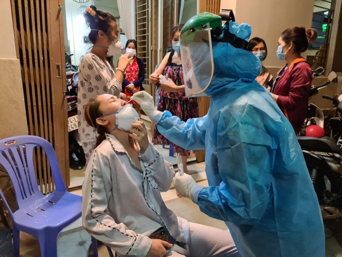 Ngành Y tế TP đang khẩn trương truy vết, lấy mẫu xét nghiệm