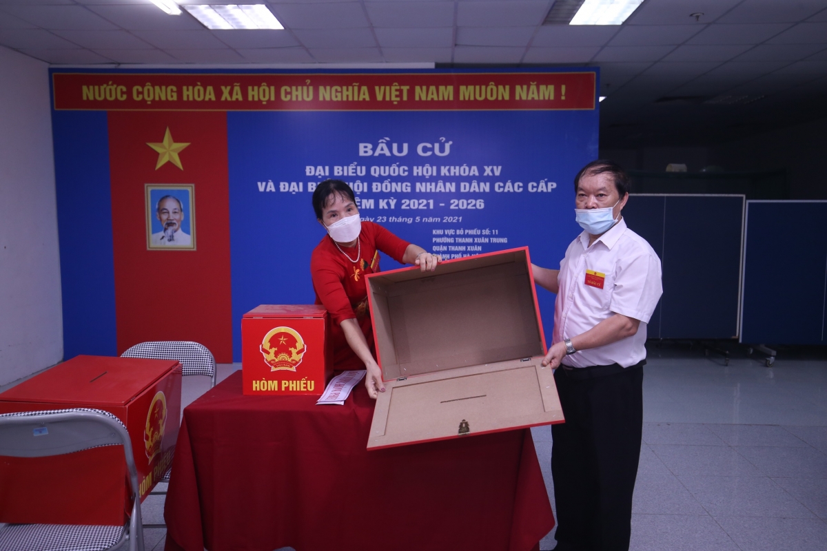 Công tác chuẩn bị kiểm tra hòm phiếu, con dấu được thực hiện chu đáo.