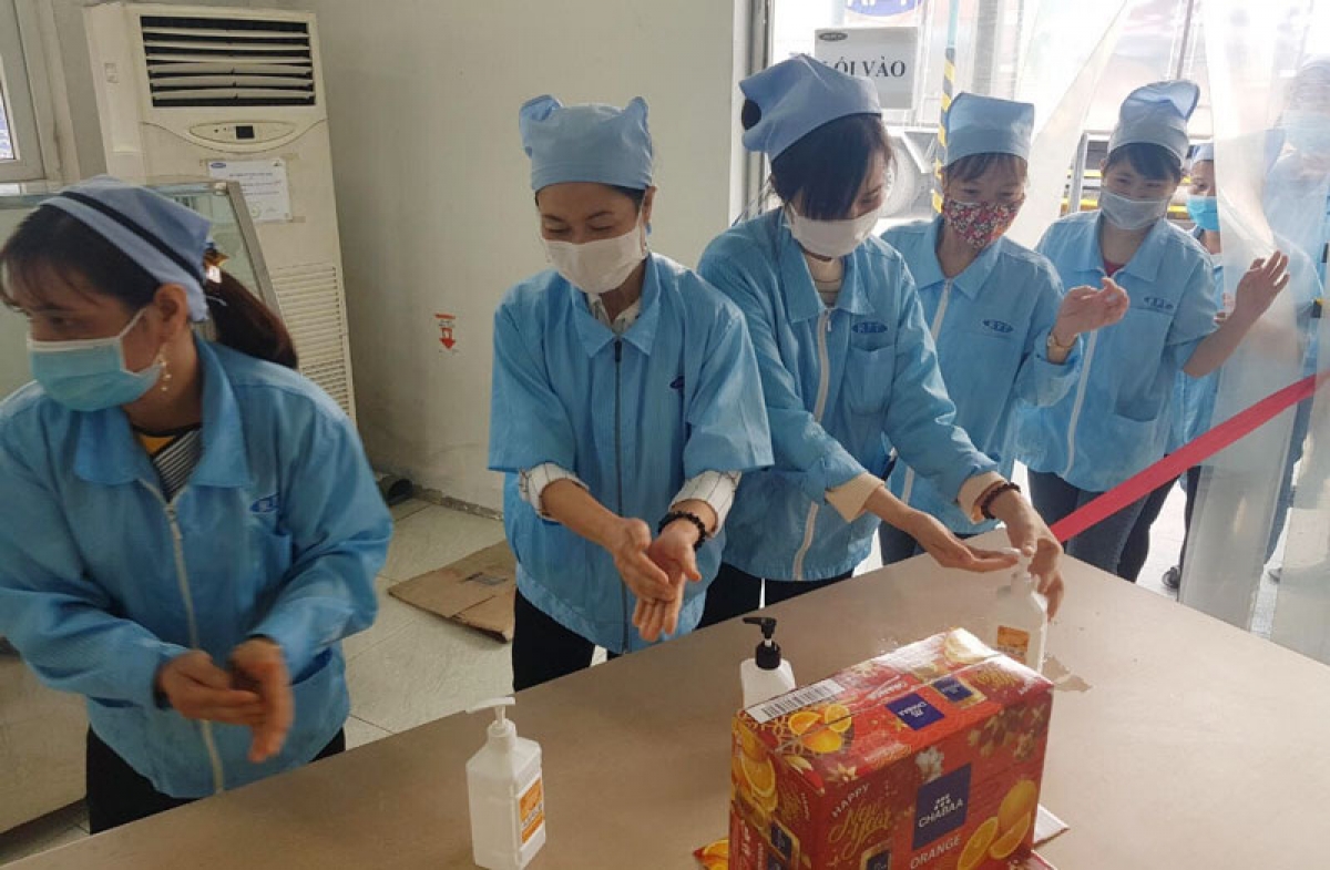 Tuân thủ các nguyên tắc phòng dịch trong KCN