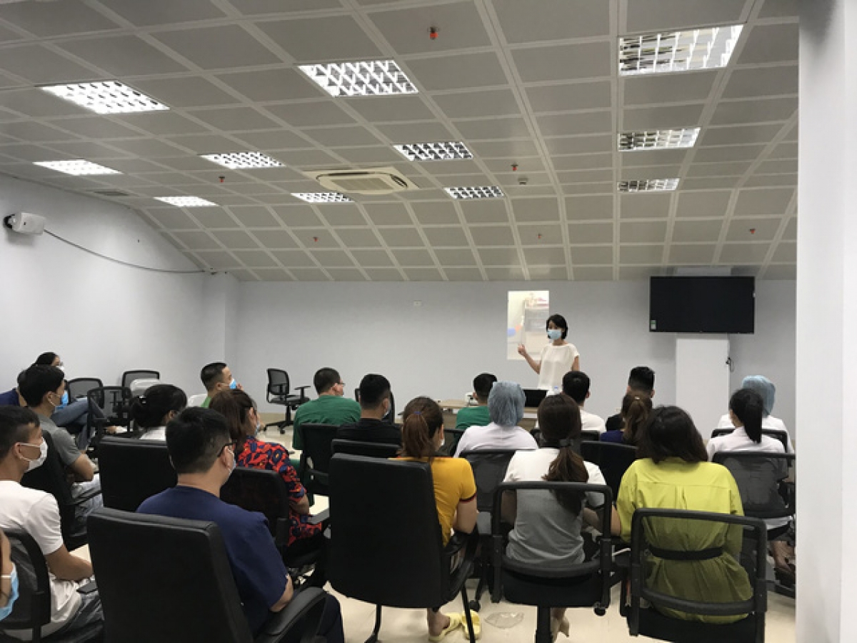 Các y bác sĩ tại Bệnh viện Dã chiến số 2 đã được tập huấn về các kỹ thuật cấp cứu cơ bản