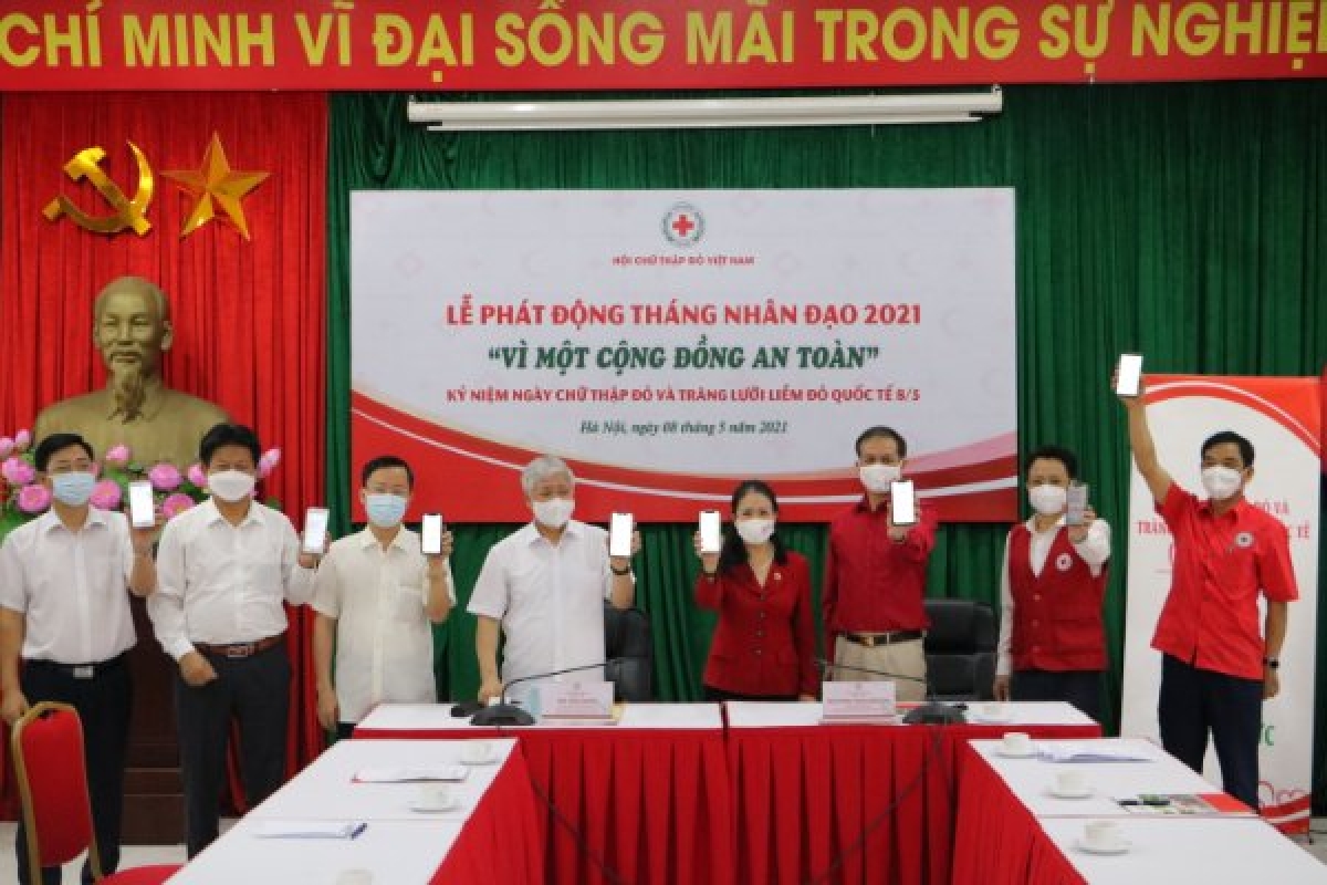 Cùng nhắn tin gây quỹ ủng hộ các hoạt động của tháng nhân đạo