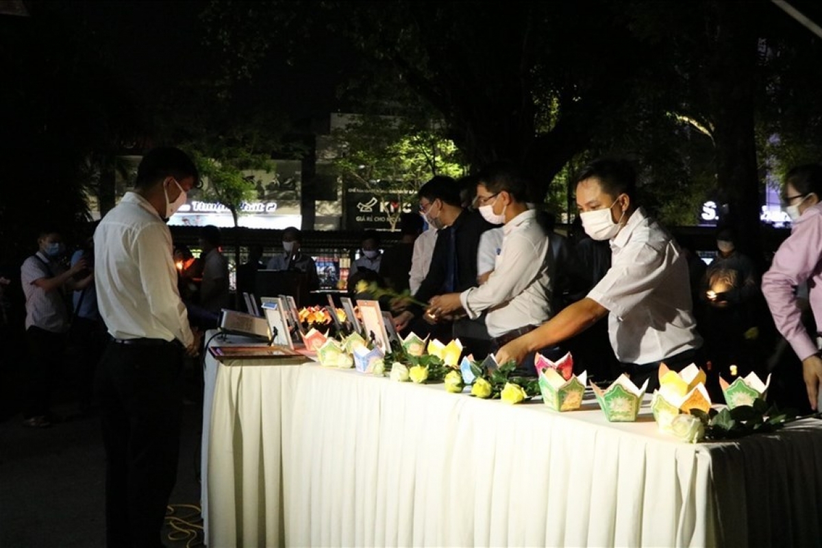 Lễ tưởng niệm nam sinh viên Nguyễn Văn Nhã - người đã hy sinh quên mình cứu bạn đuối nước