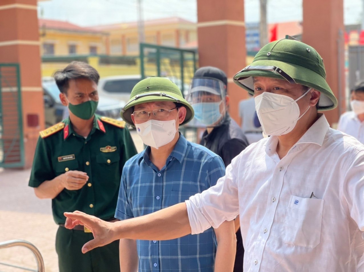 Thứ trưởng Nguyễn Trường Sơn tại tâm dịch Bắc Giang
