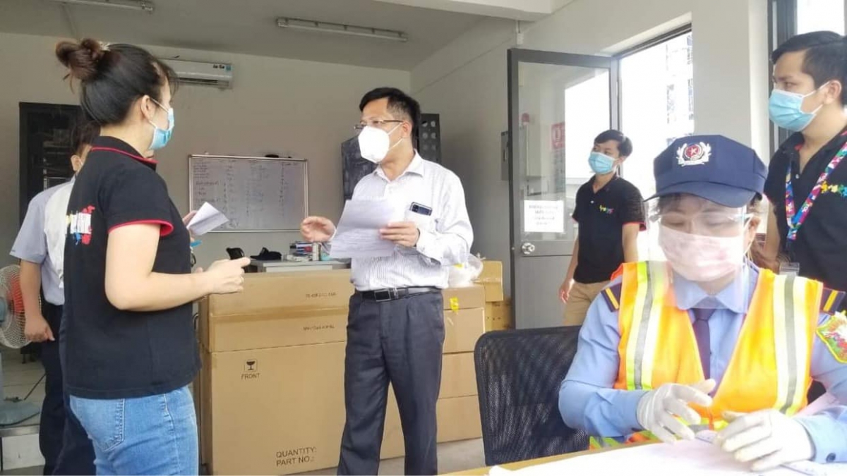 Đoàn công tác của Bộ Y tế kiểm tra công tác phòng, chống dịch tại Công ty TCL Bình Dương