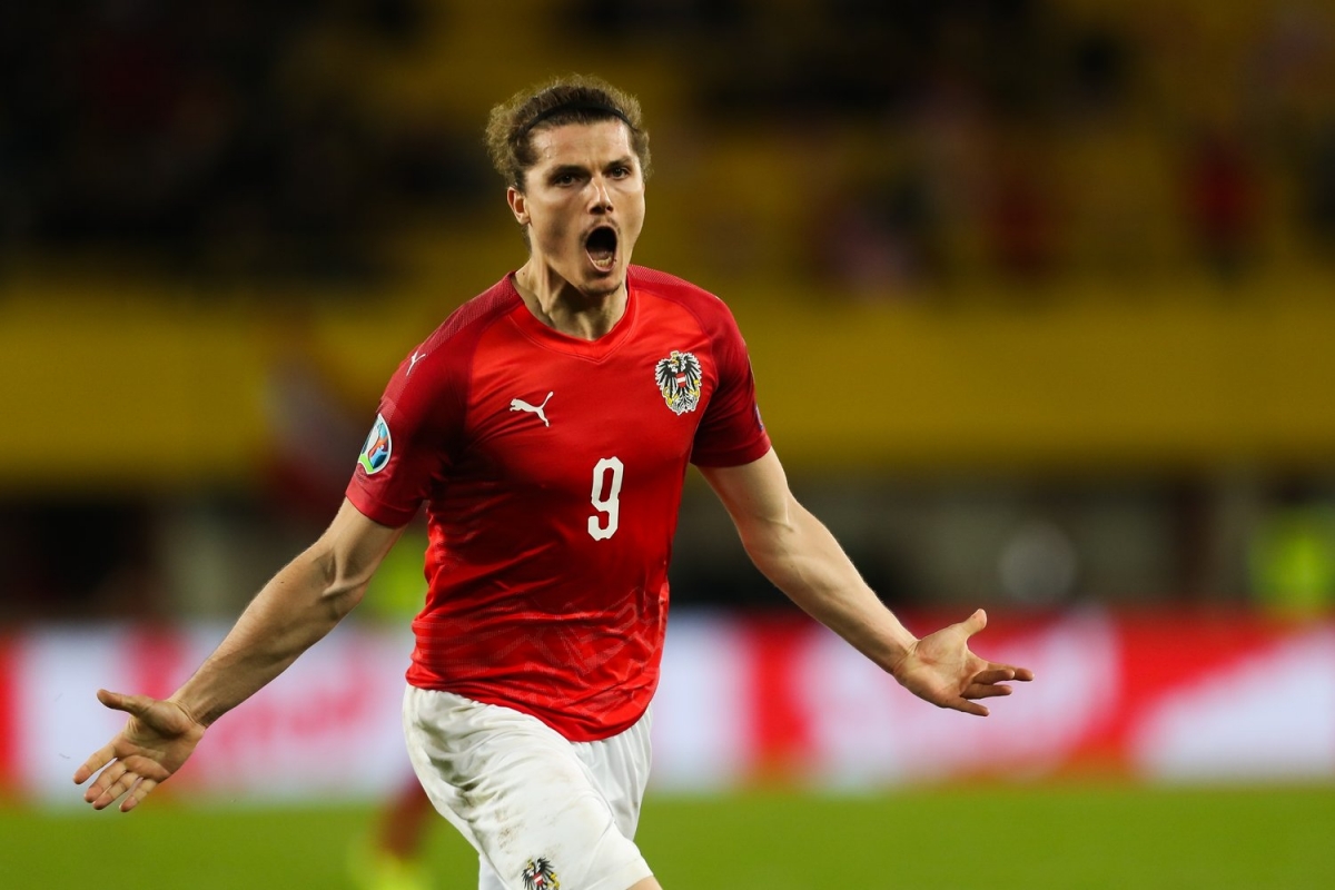 Sự cơ động ở tuyến 2 và sức sáng tạo của Sabitzer sẽ "tiếp đạn" cho Arnautovic ở vị trí mũi nhọn