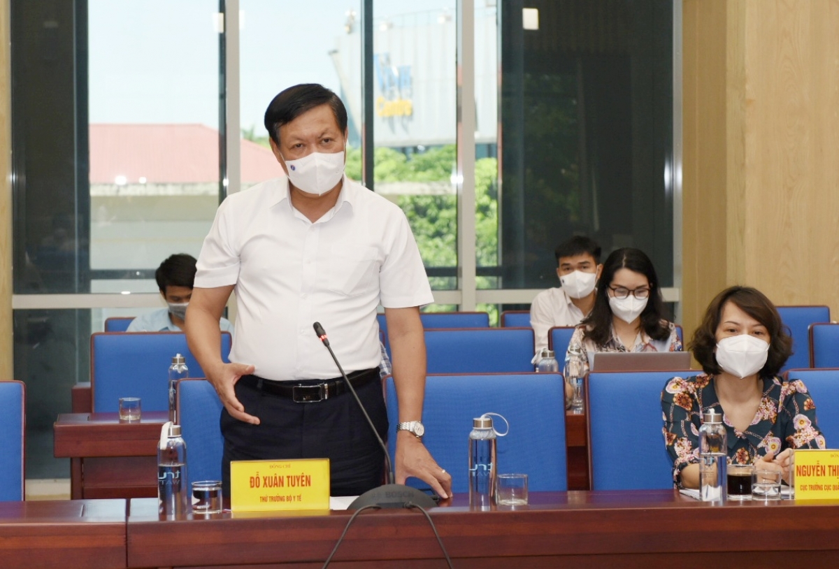 TT Đỗ Xuân Tuyên yêu cầu Nghệ An nâng cao năng lực xét nghiệm chẩn đoán RT-PCR