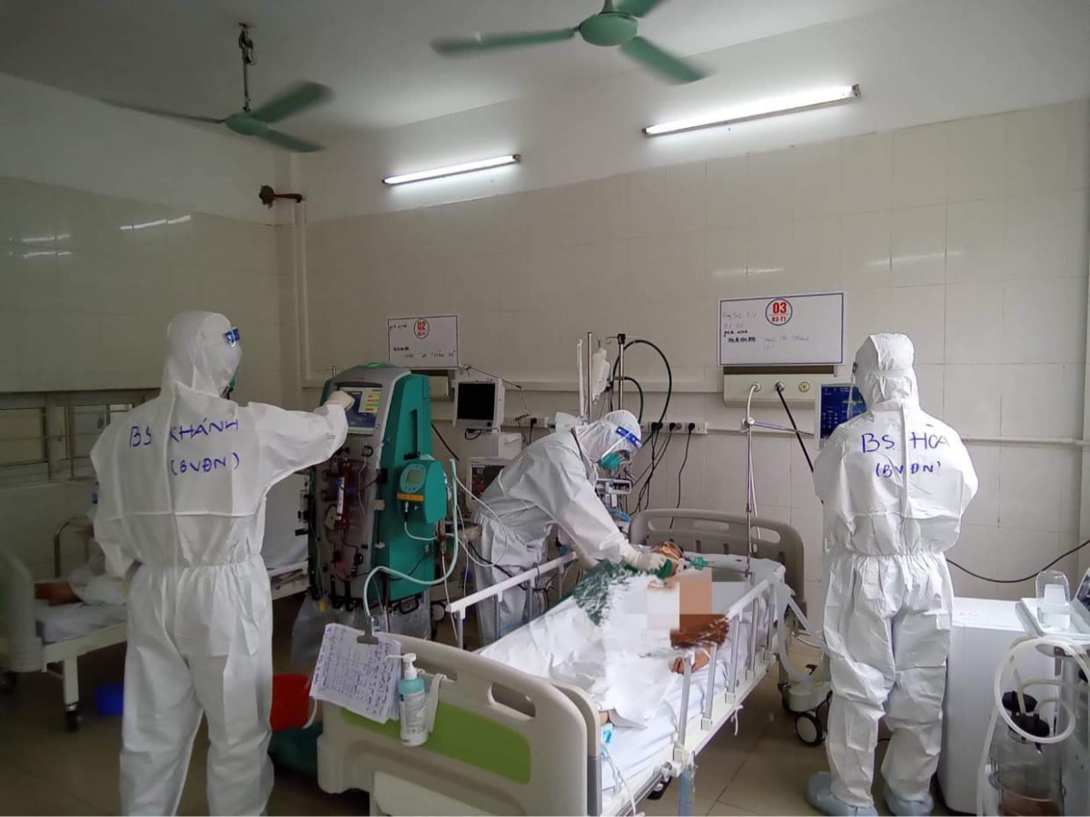 Bệnh nhân H.T. T. khi phải thở máy