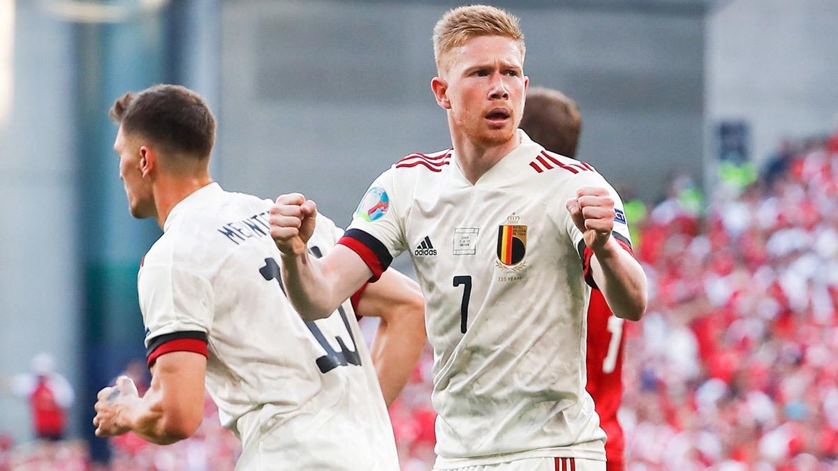 Tiền vệ ngôi sao Kevin De Bruyne đã trở thành người hùng với 1 bàn thắng và một kiến tạo