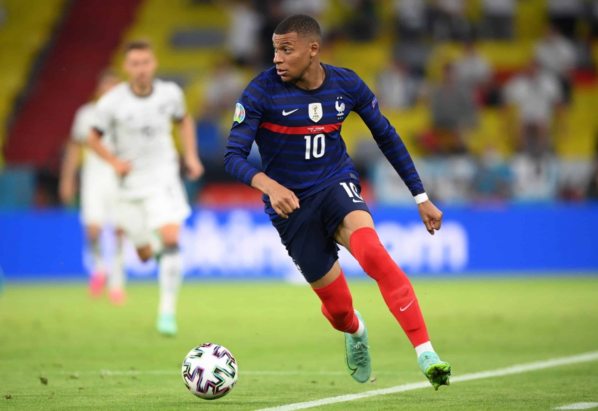 cùng với Mbappe...