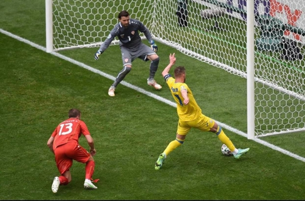 Cầu thủ Yarmolenko ghi bàn mở tỷ số 1-0 cho Ukraine. Ảnh: UEFA.