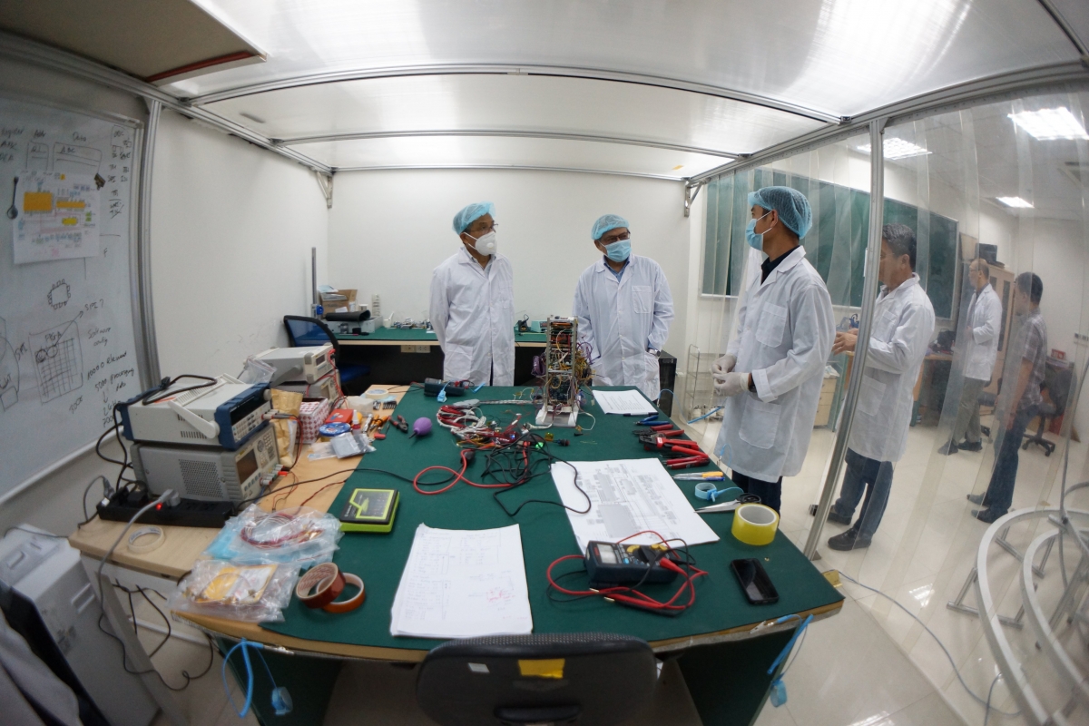 Không gian để các vệ tinh "made in Việt Nam" ra đời