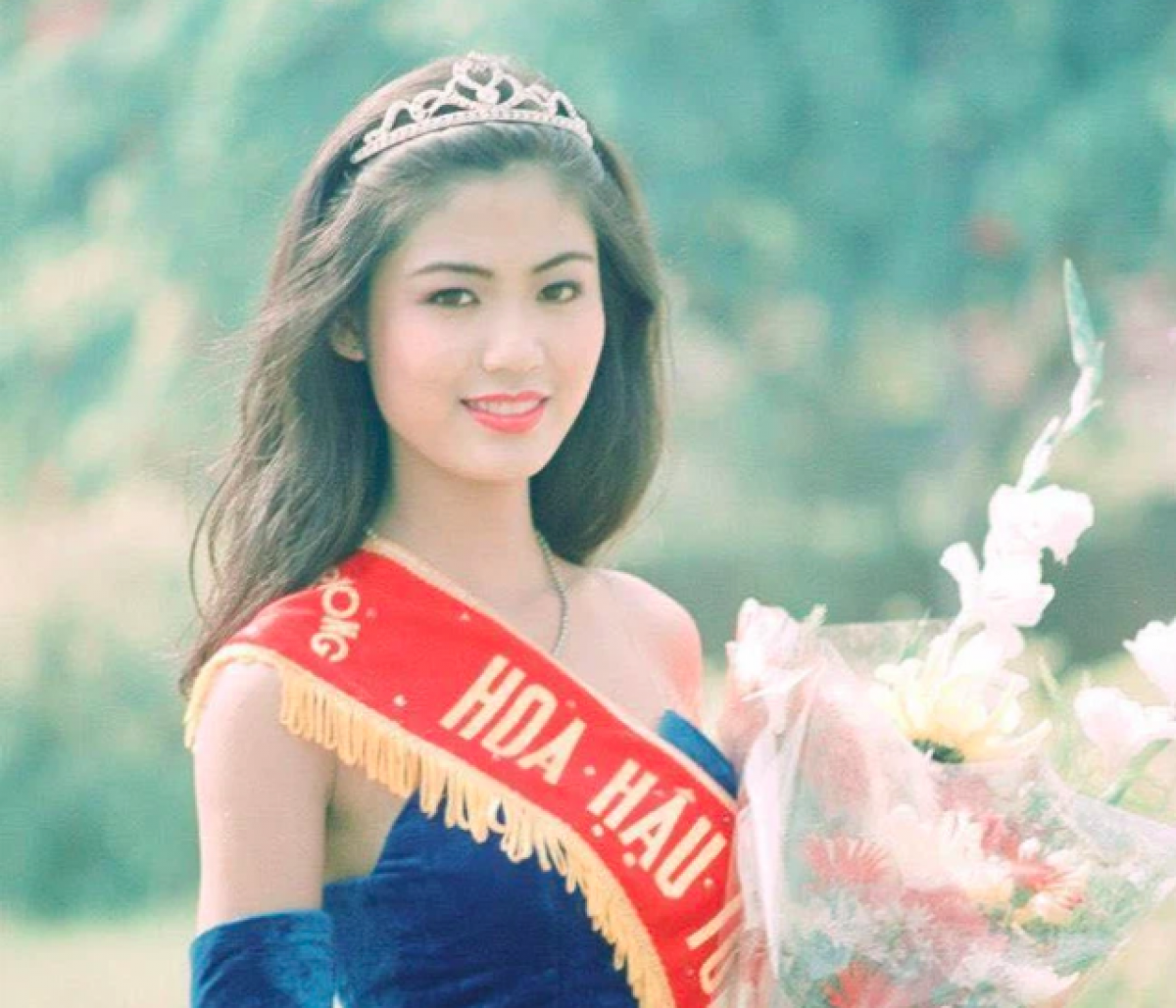 Hình ảnh Thu Thủy khi đăng quang Hoa hậu Việt Nam 1994