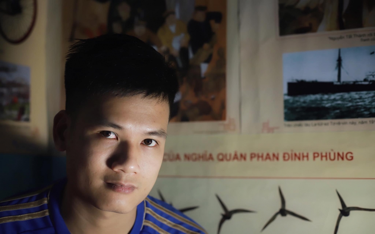 “Nếu đúng chuẩn, học sinh cần học lý thuyết trước, có nền tảng vững chắc mới ôn luyện bằng các bài kiểm tra, đặc biệt nắm chính xác bản chất sự kiện. Nhưng hiện nay trong học sinh đã tạo lập việc học thuộc máy móc kiểu thuộc cả câu hỏi lẫn đáp án”- thầy Thắng nhận định.