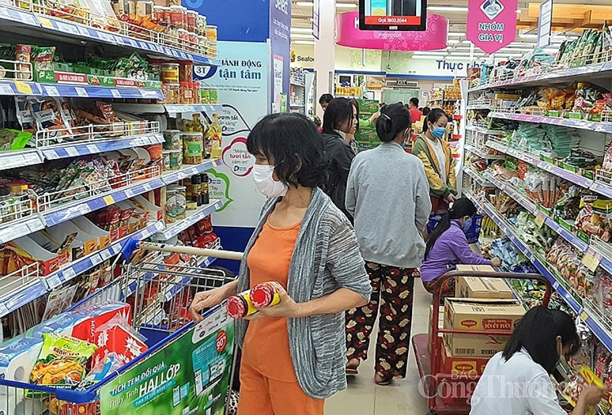 Chi đời sống chiếm 93 % trong tổng chi tiêu bình quân đầu người của hộ gia đình