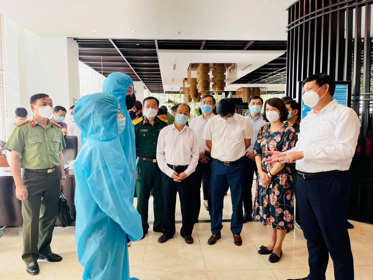 Thứ trưởng Đỗ Xuân Tuyên kiểm tra tại khách sạn Novotel Hạ Long