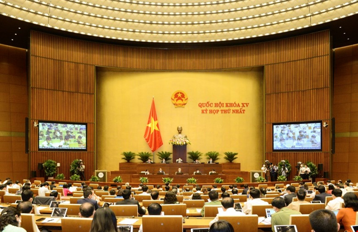 Sáng 25/7, Quốc hội thảo luận ở hội trường về: Đánh giá kết quả thực hiện kế hoạch phát triển kinh tế - xã hội, ngân sách nhà nước 6 tháng đầu năm, các giải pháp thực hiện kế hoạch phát triển kinh tế - xã hội, ngân sách nhà nước 6 tháng cuối năm 2021 và Kế hoạch phát triển kinh tế - xã hội 5 năm 2021-2025 (trong đó có nội dung về tăng cường công tác phòng, chống dịch Covid-19 trong thời gian tới).