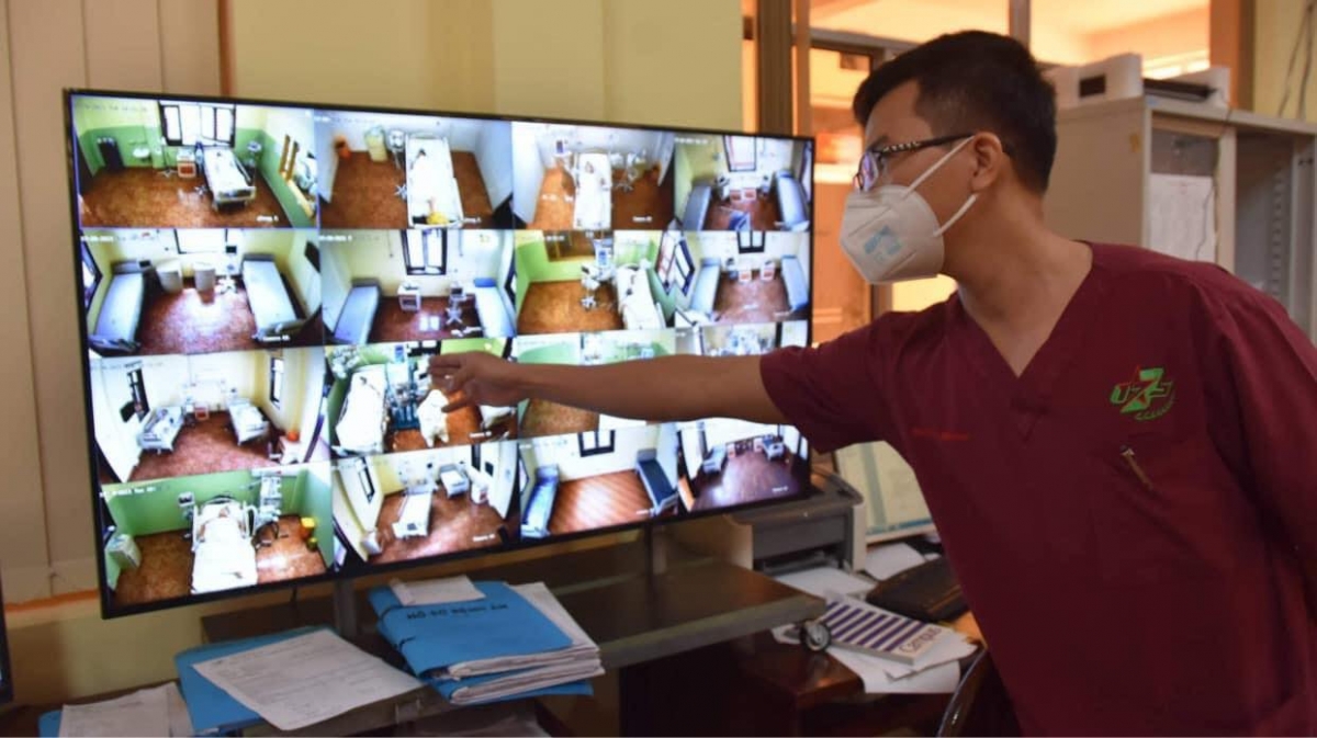 Phòng giám sát tại Trung tâm Điều trị bệnh nhân COVID-19
