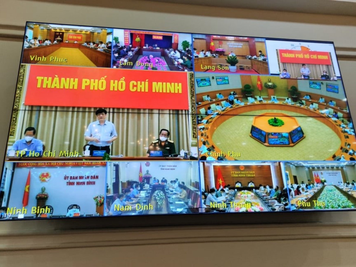 Lãnh đạo Bộ Y tế họp với các địa phương