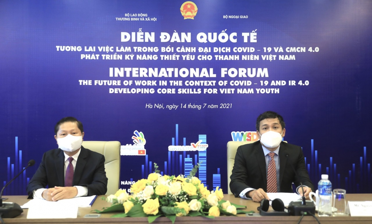 Thứ trưởng Bộ LĐ-TB&XH Lê Tấn Dũng và Thứ trưởng Bộ Ngoại giao Nguyễn Minh Vũ chủ trì Diễn đàn Quốc tế về tương lai việc làm trong bối cảnh đại dịch Covid-19 và cách mạng công nghiệp 4.0 với chủ để: “Phát triển kỹ năng thiết yếu cho thanh niên Việt Nam."