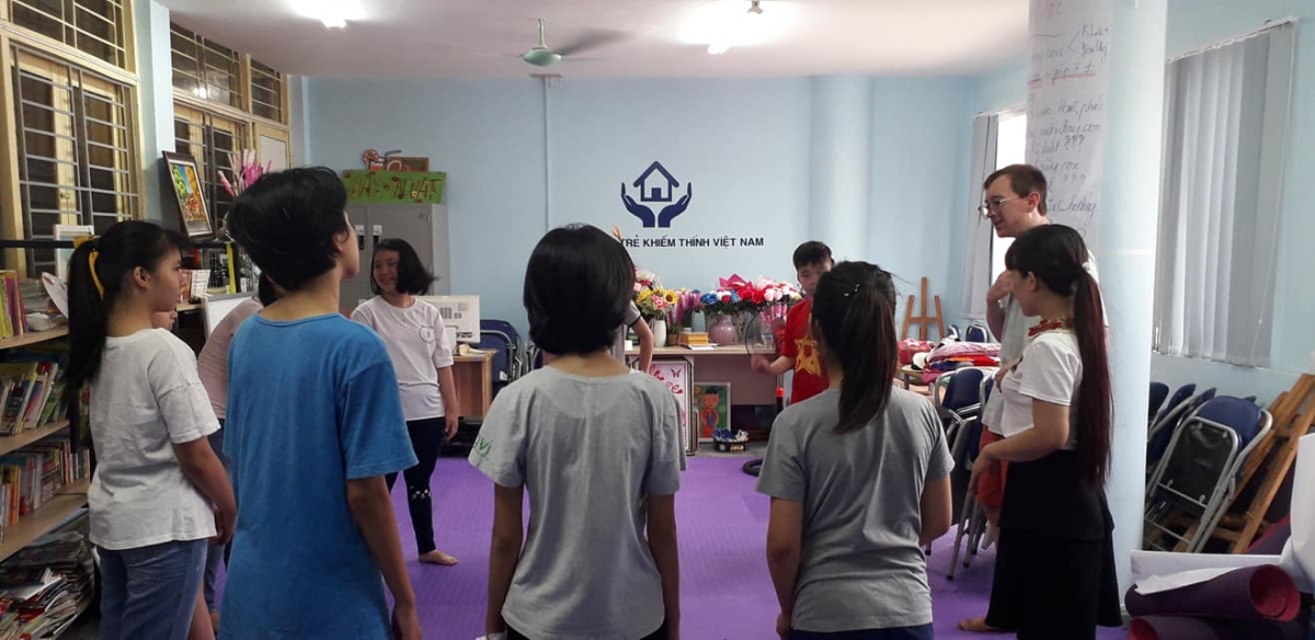 Một buổi học của các bạn khiếm thính