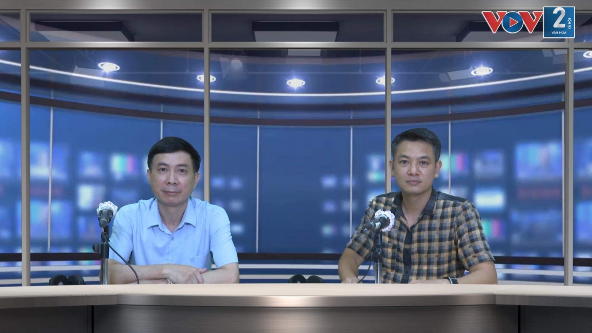 Ông Lê Văn Phúc, Trưởng Ban Chính sách BHYT, Bảo hiểm xã hội Việt Nam
tại phòng thu của VOV2