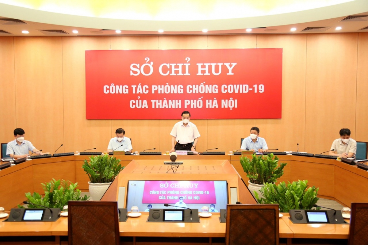 Ông Chu Ngọc Anh - Chủ tịch UBND thành phố phát biểu tại cuộc họp