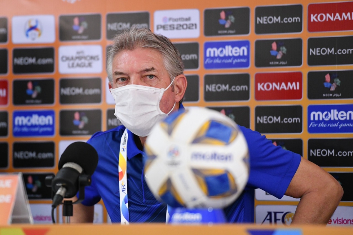 Ông Jurgen Gede - HLV trưởng Viettel FC