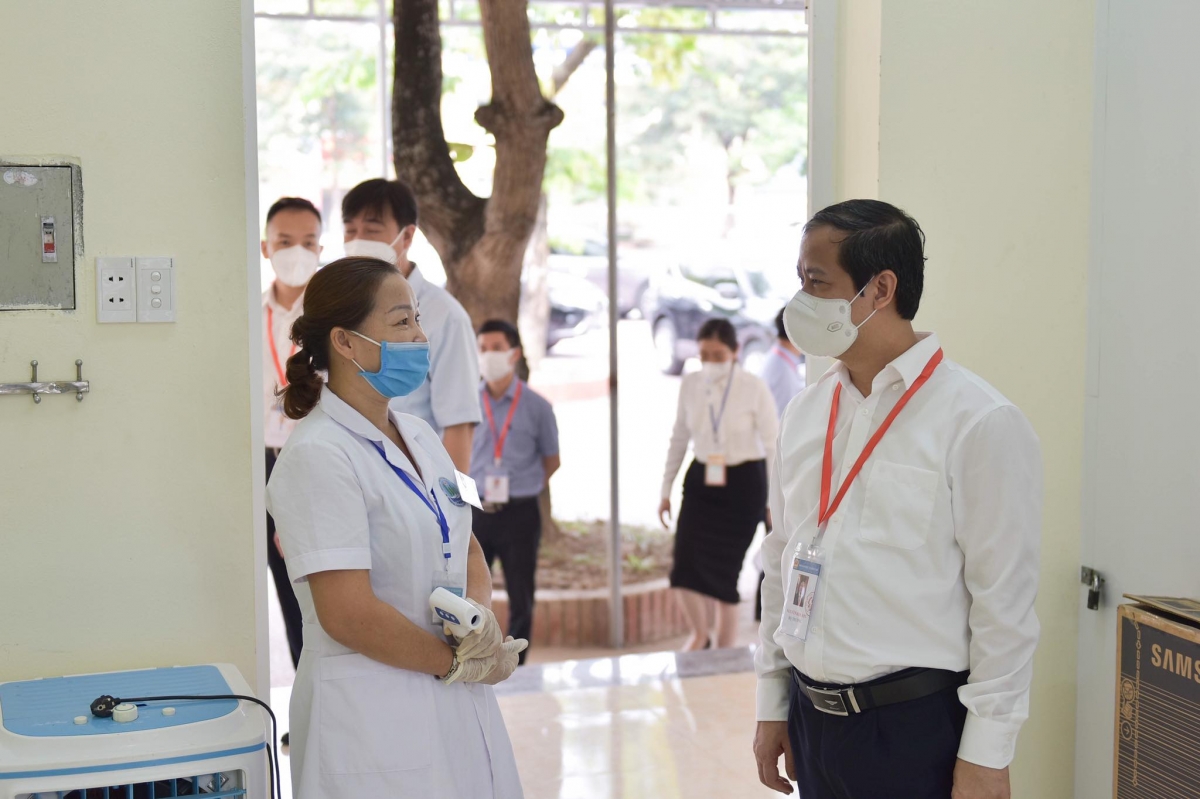 Công tác y tế đảm bảo an toàn phòng dịch là điều mà Bộ trưởng Nguyễn Kim sơn đặc biệt quan tâm