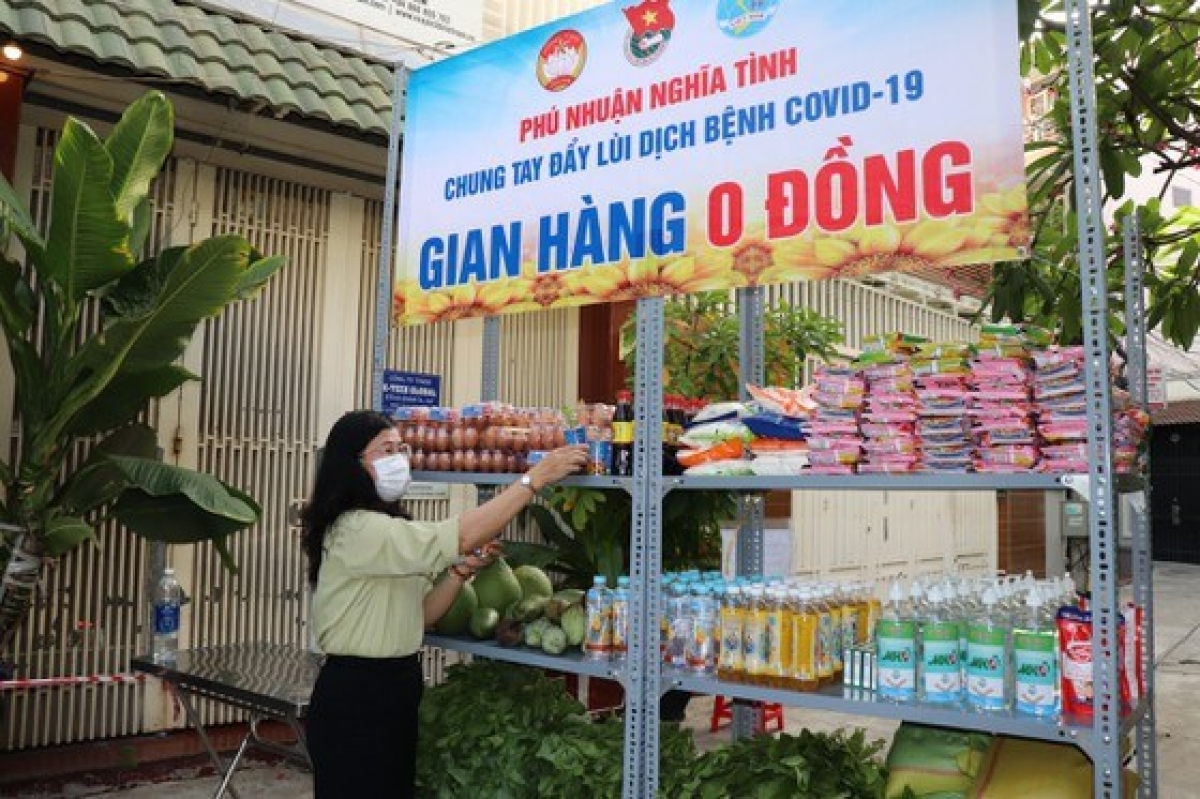 TPHCM đã tổ chức nhiều gian hàng 0 đồng phục vụ người dân đang cách ly