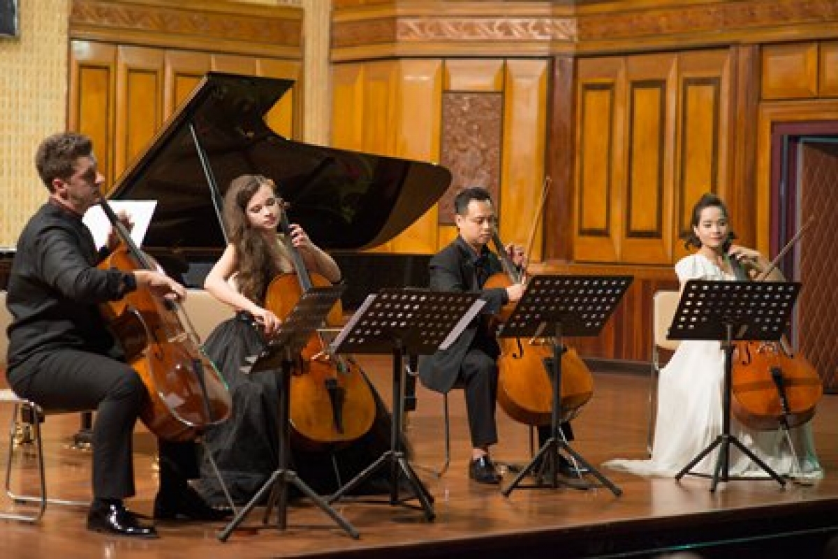 Đinh Hoài Xuân tìm đến với Shark Tank để duy trì chuỗi chương trình hòa nhạc cổ điển Cello Fundamento của mình. Sau 4 số tổ chức, chương trình đã thu được những thành công nhất định