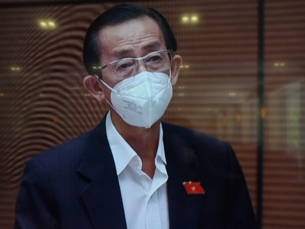 Đại biểu Trần Hoàng Ngân nhấn mạnh tới việc cần thiết thực hiện giám sát gói hỗ trợ người lao động bị ảnh hưởng bởi dịch Covid-19