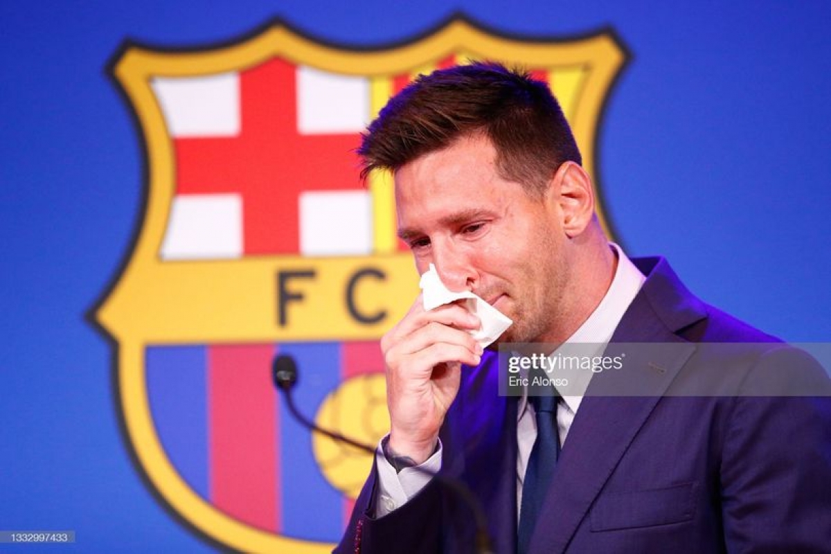 Messi không thể kiềm chế những giọt nước mắt trong buổi họp báo