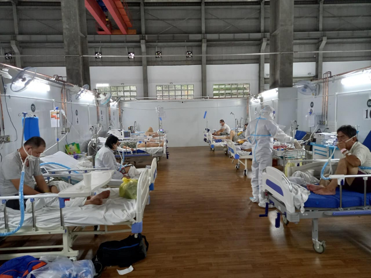 Phòng điều trị bệnh nhân COVID-19 nặng ở Trung tâm Hồi sức Cấp cứu COVID-19 Bạch Mai tại TP. HCM