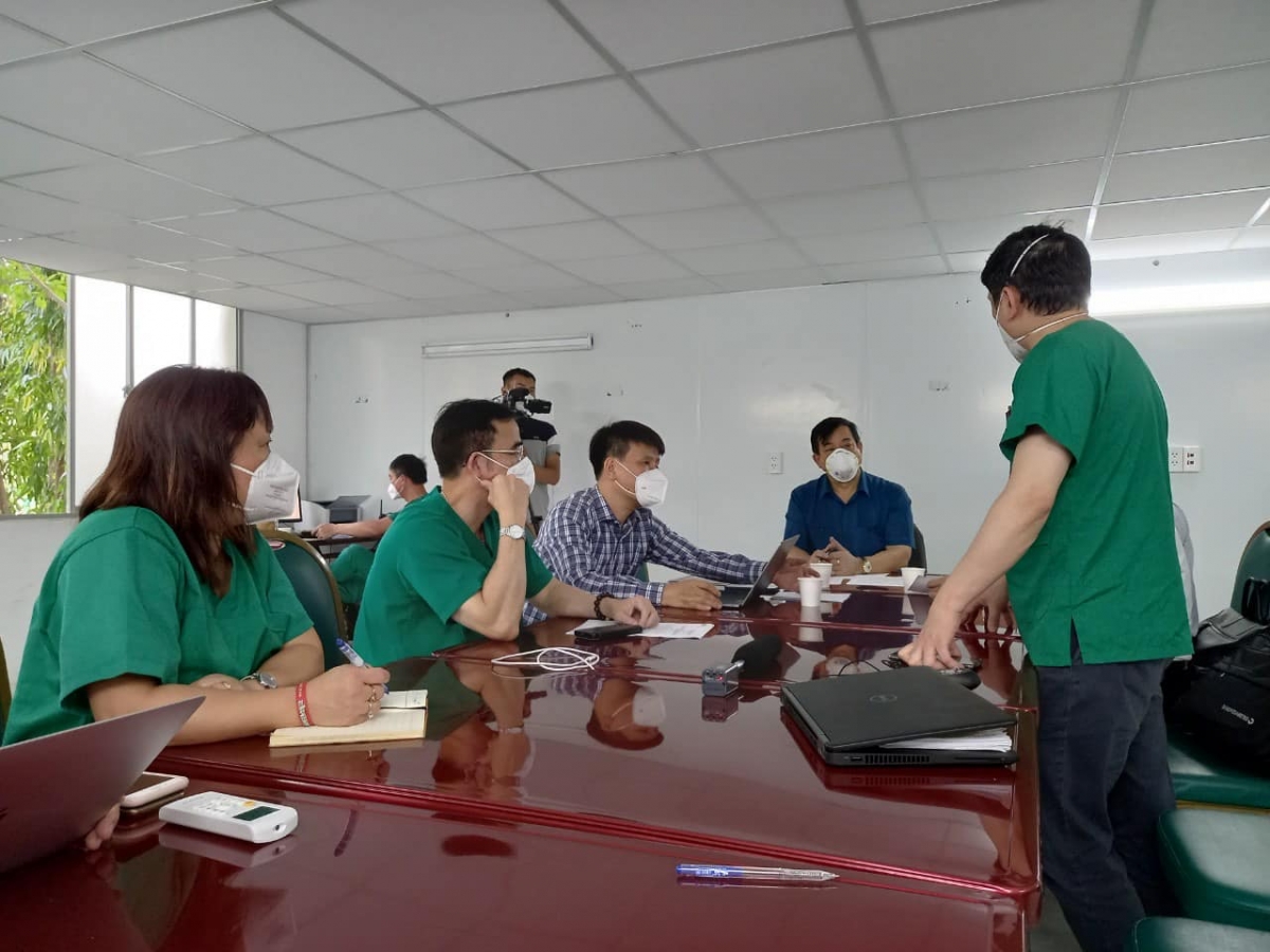 PGS.TS Lương Ngọc Khuê làm việc với Trung tâm
