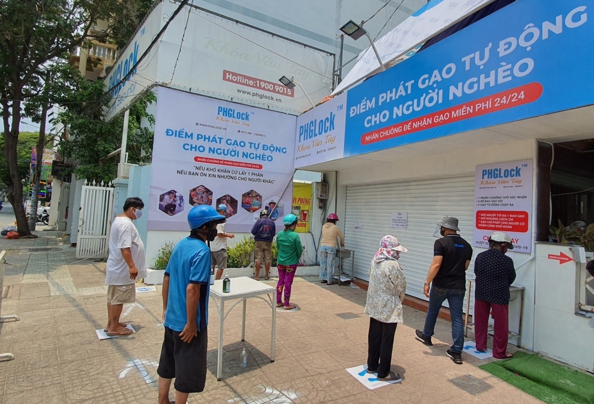 ATM gạo đã giúp đỡ bao gia đình gặp khó khăn trong đợt dịch Covid-19 năm 2020