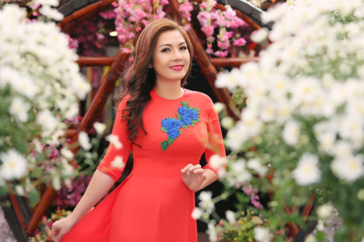 7. NSƯT Trần Thị Hương (nghệ danh Diệu Hương), diễn viên hát (Nhà hát Đài TNVN)