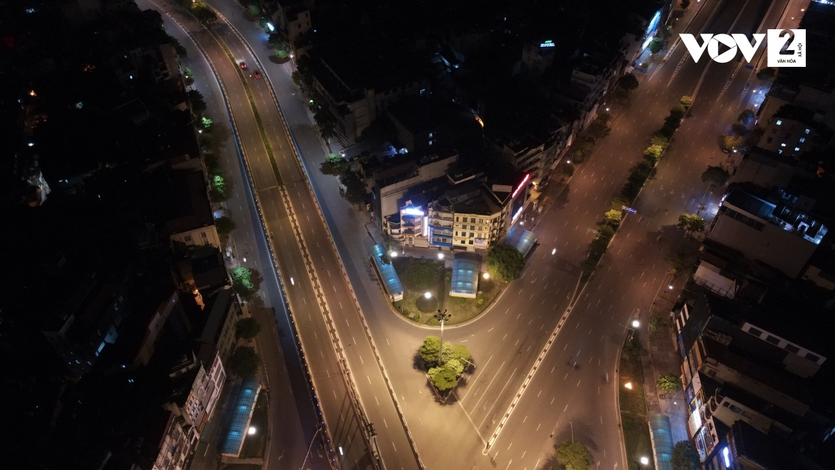Phố phường Hà Nội những ngày thực hiện giãn cách xã hội