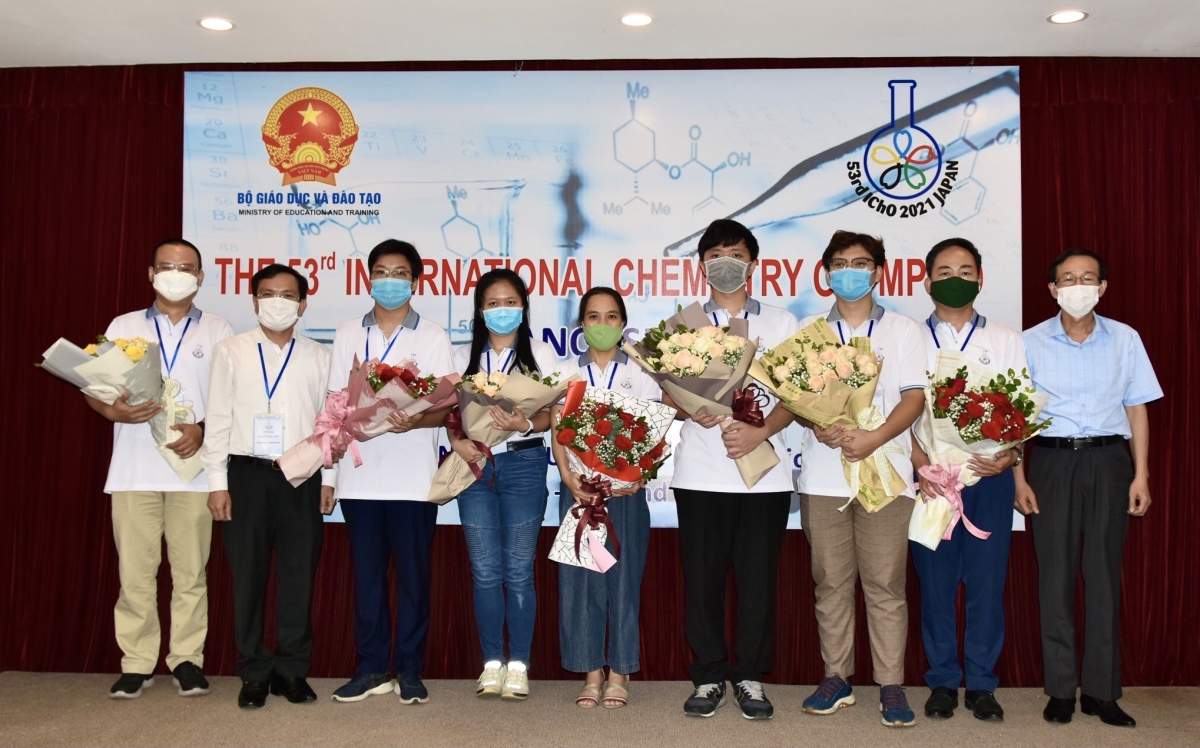 Đoàn học sinh Việt Nam tham dự Olympic Hóa học Quốc tế năm 2021