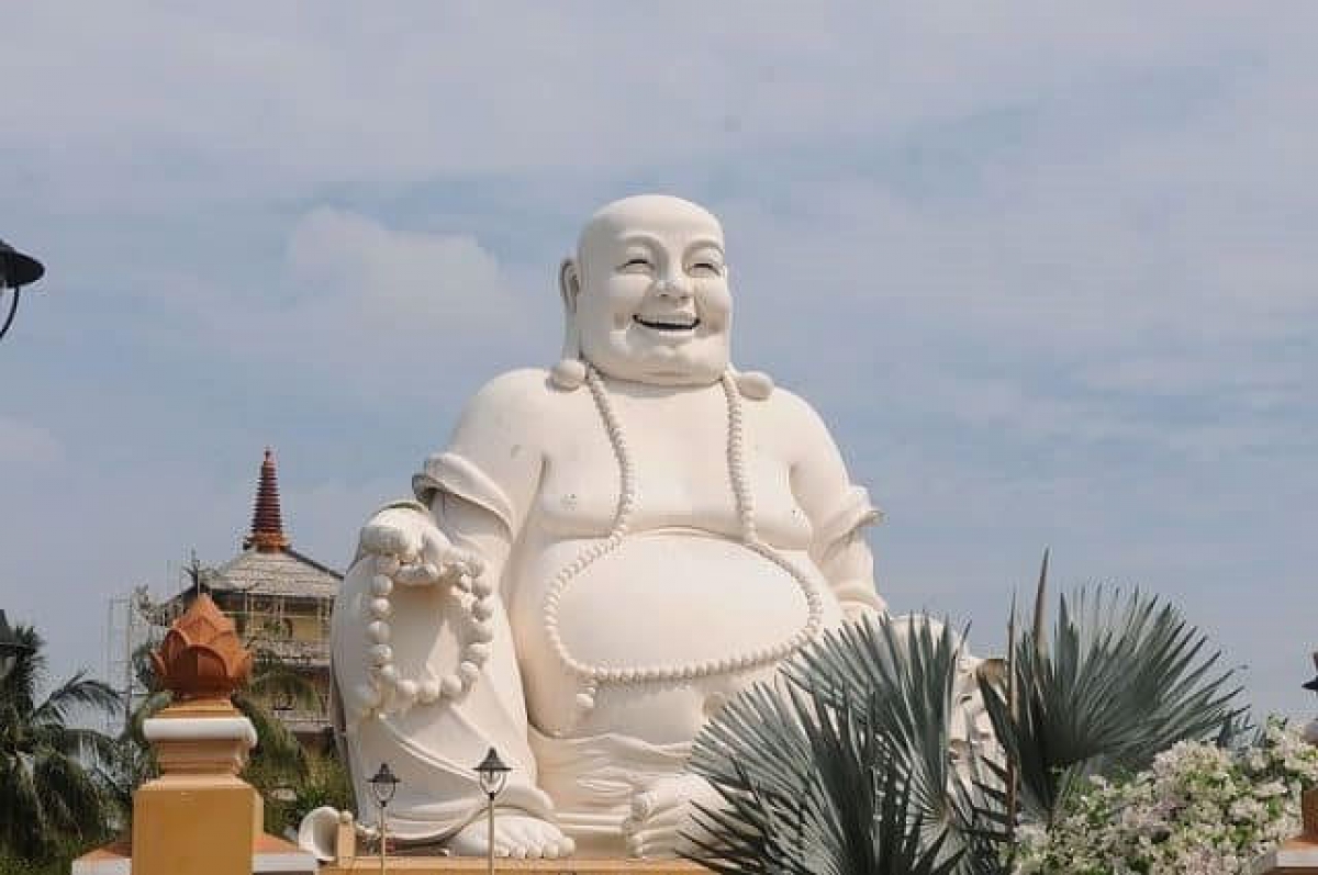 Tượng Phật Di Lặc ở chùa Vĩnh Tràng