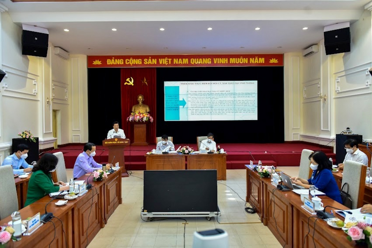 Hội nghị trực tuyến tổng kết một năm thực hiện đổi mới chương trình, sách giáo khoa (SGK) giáo dục phổ thông