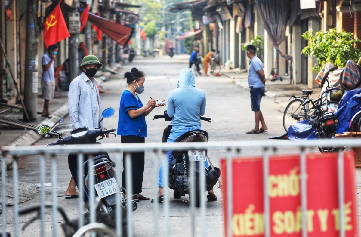 Chốt kiểm soát y tế tại huyện Đông Anh