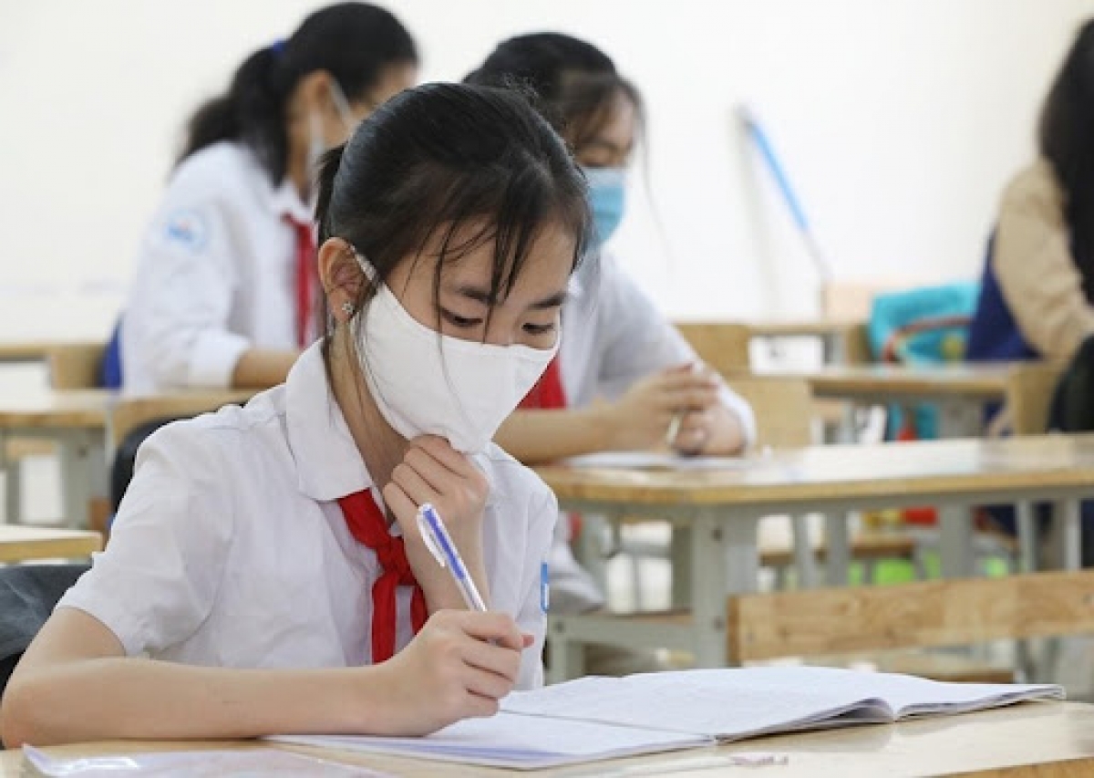 Trước đó, do ảnh hưởng bởi dịch COVID-19, Bộ Giáo dục và Đào tạo yêu cầu các địa phương, trường học không tăng học phí năm học 2021-2022