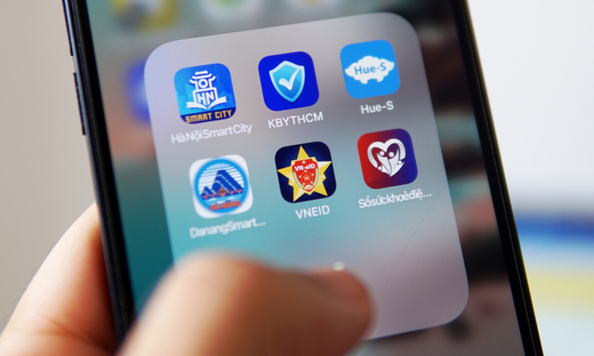 Người có app xanh được di chuyển, người có app vàng hạn chế di chuyển,
người có app đỏ thì không được di chuyển (ở nhà)